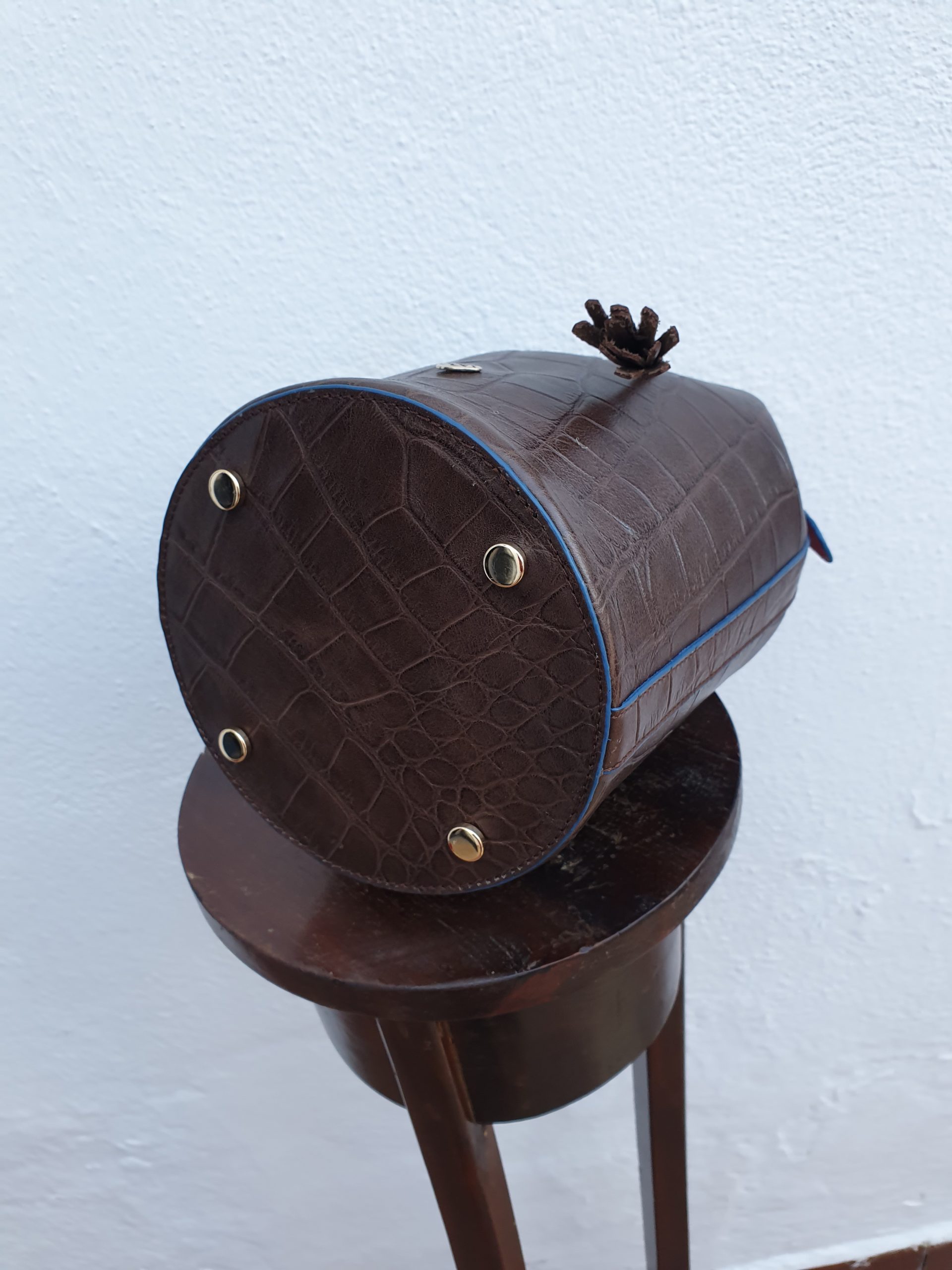 Bolso bucket marron culo